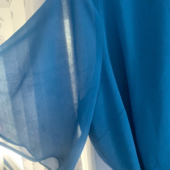 Large Banana Republic wrap blouse - Picture 2 of 11